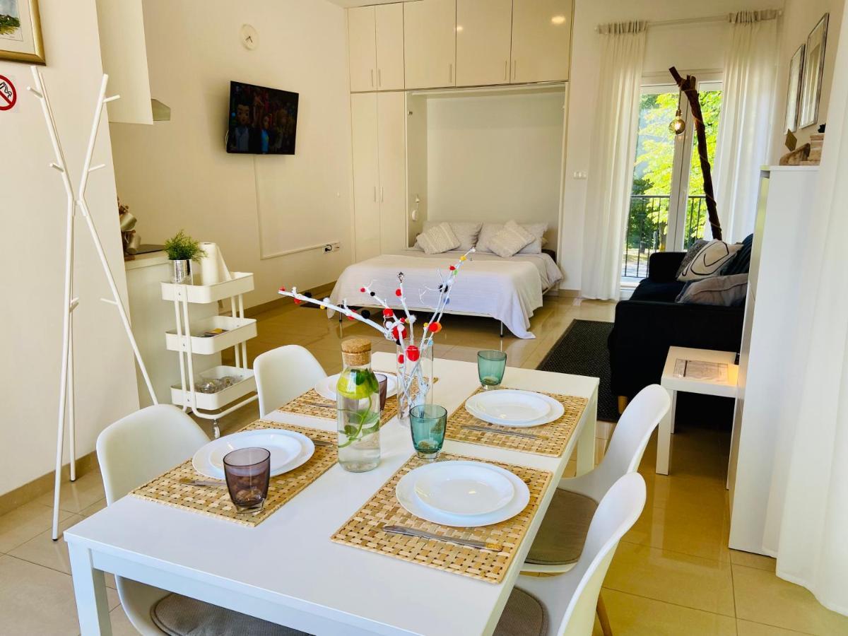 Studio Apartment Stazion With Free Parking 파진 외부 사진
