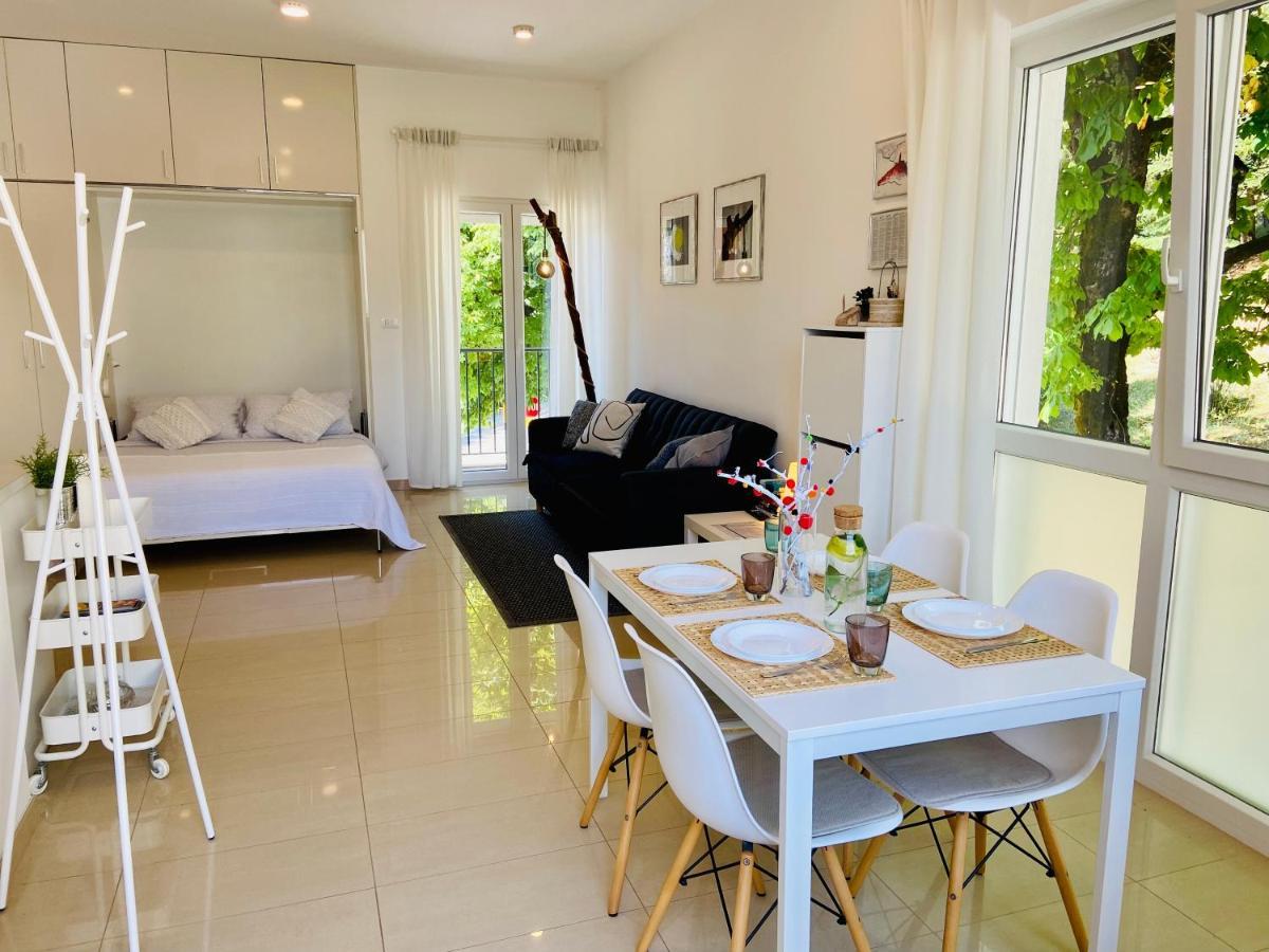 Studio Apartment Stazion With Free Parking 파진 외부 사진