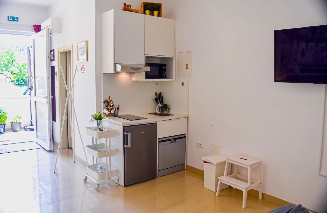 Studio Apartment Stazion With Free Parking 파진 외부 사진