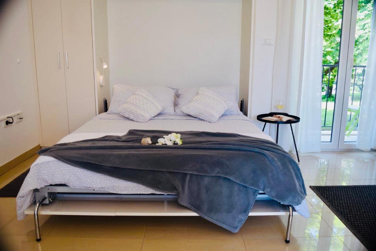 Studio Apartment Stazion With Free Parking 파진 외부 사진